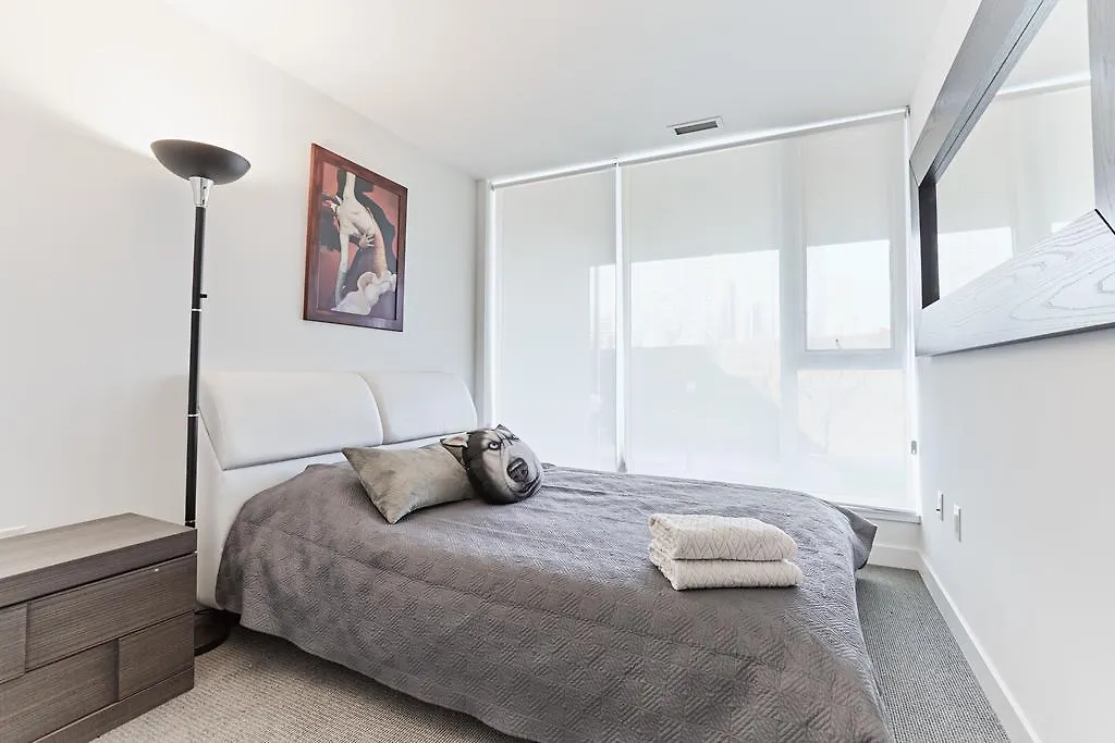Gorgeous 2 Storey Townhouse Toronto Apartment